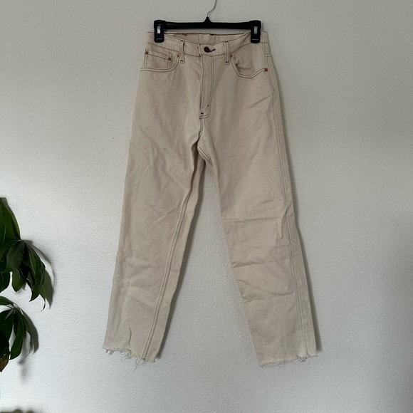 Levi's Denim - Levi’s Cream white denim jeans raw hem 550 relaxed fit vintage